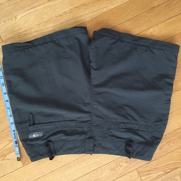 North face shorts - Picture 2 of 5